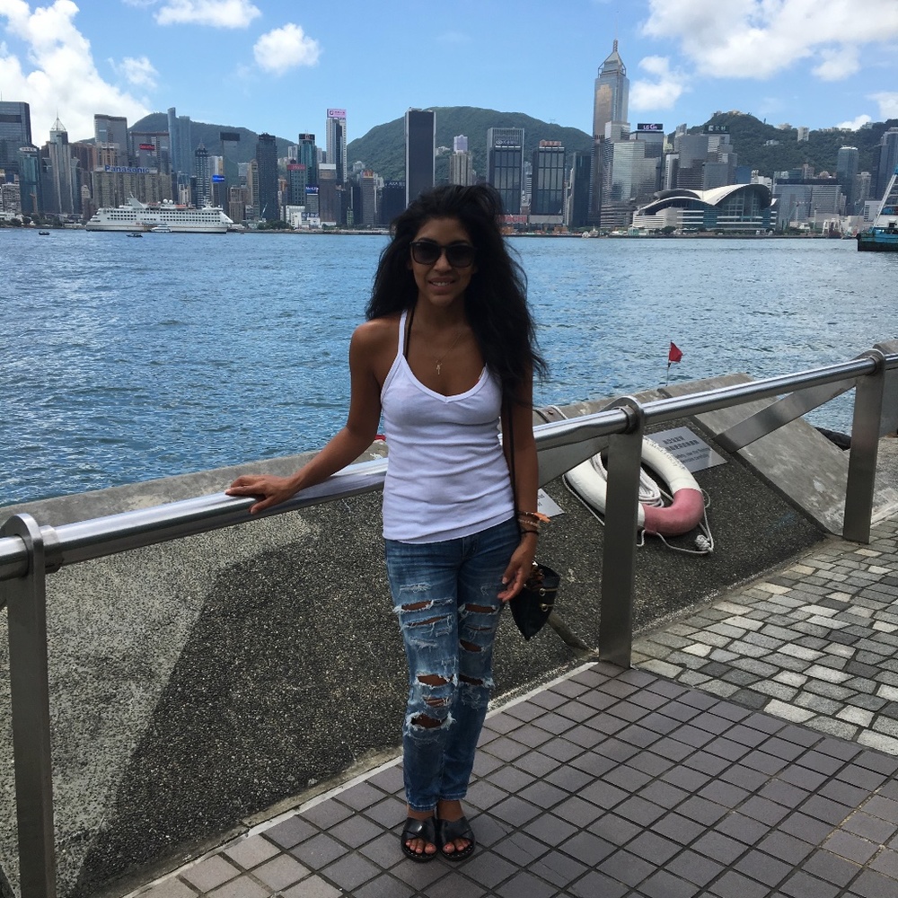 Meet your Posher, Laura